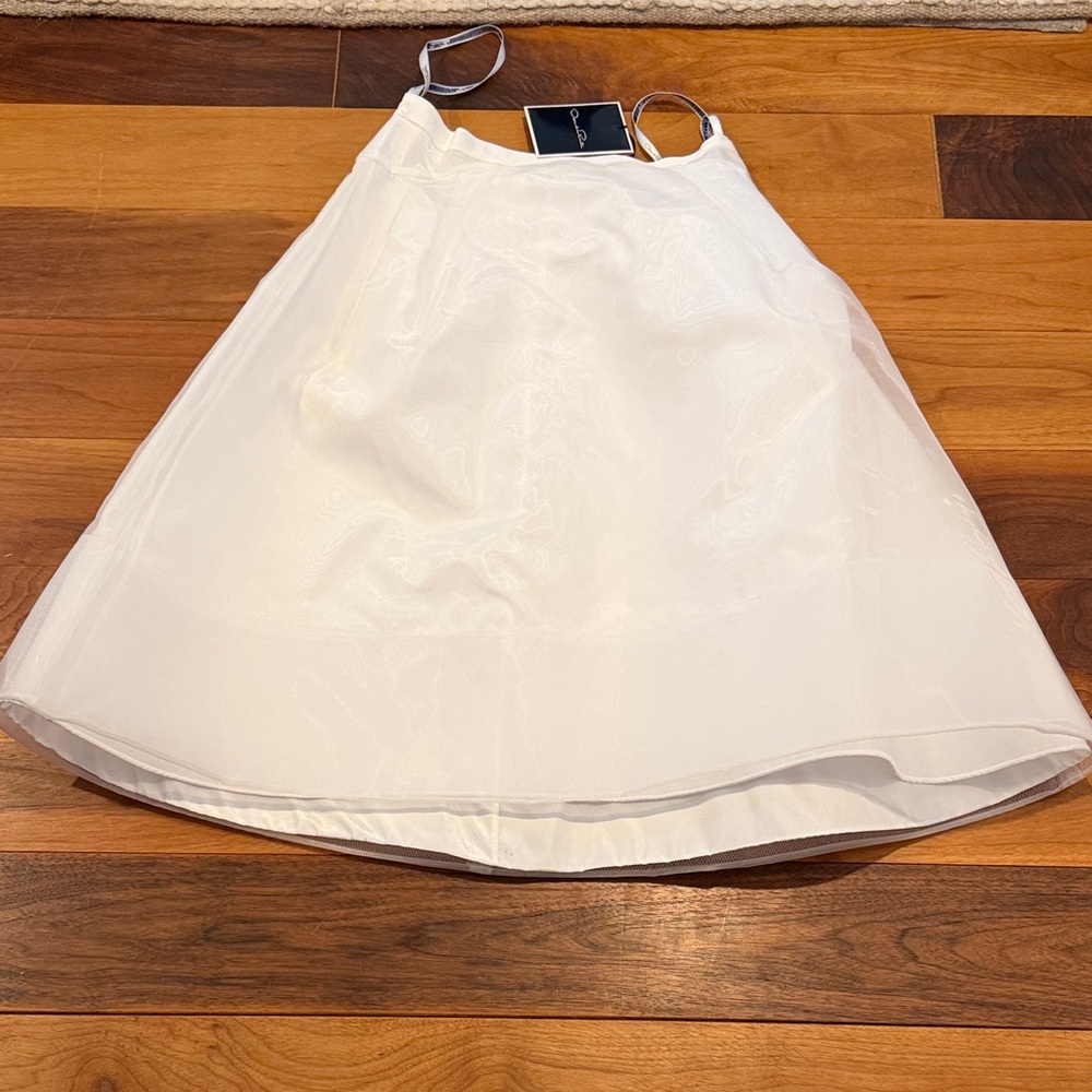Oscar de la Renta White A-Line Crinoline Petticoat sz 8 runs small - Picture 3 of 7